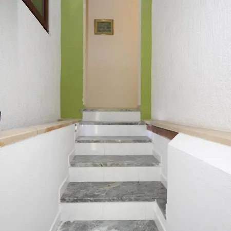 Apartamento By The Sea Rastici, Ciovo - 8619 *